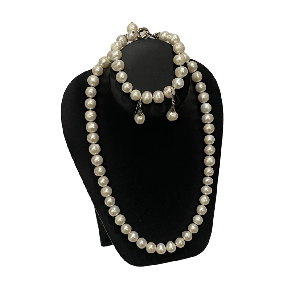 Elegant White Baroque Pearl Necklace, Bracelet, and Earrings Set